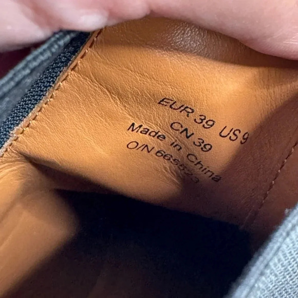 & Other Stories Black Suede Chelsea Bootie Size 39 US 9 - Picture 10 of 11